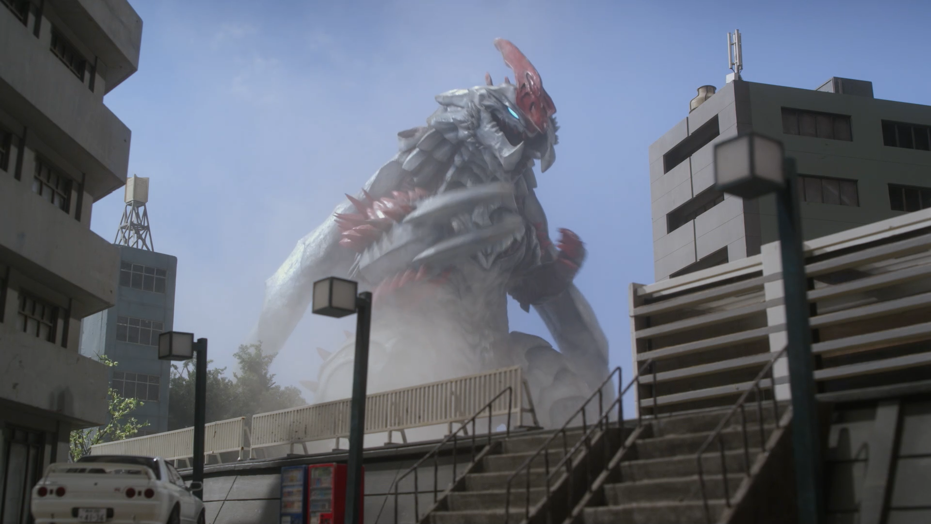 UltramanTregear,ultramantrigger ultraman tregear contacted yukio toi, a friend of katsumi