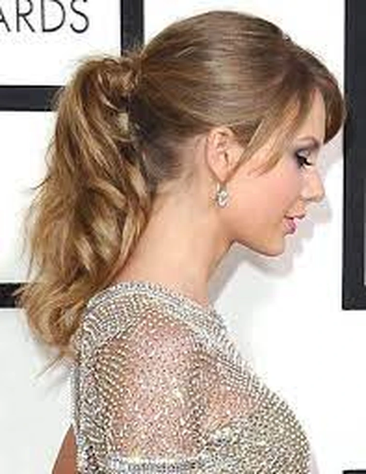 WHY IS TAYLOR SWIFTS SIDE PROFILE SO FRICKING GORGEOUS | Fandom