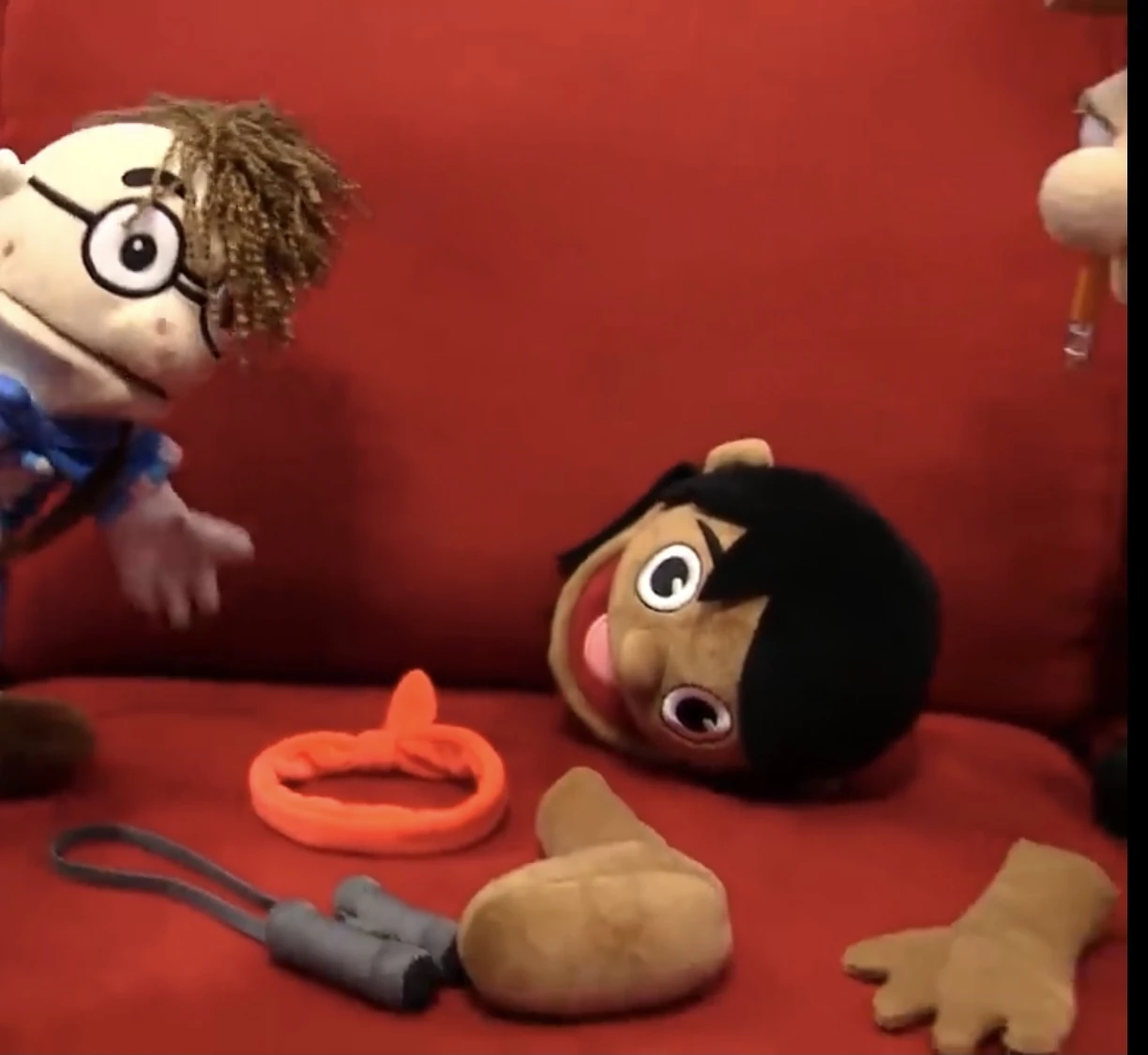 How would Marvin and Rose react if Jeffy and Junior left Windowa’s body on the red couch? Fandom