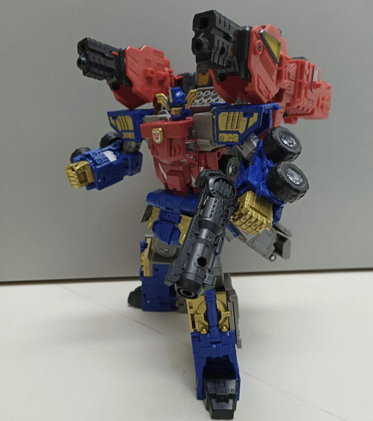 Transformers Legacy Evolution Armada Optimus Prime in hand