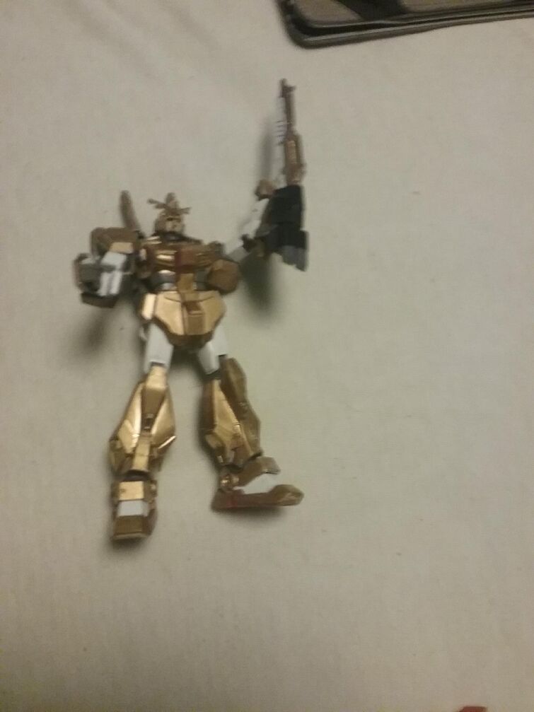 my first golden painted gunpla