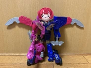 Peluche de Yaku con un mecha.