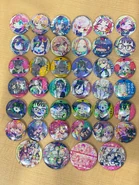 Algunos gashapon en físico.