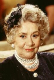 Joan Plowright.jpg