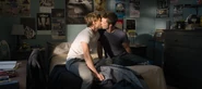 S04E09-Prom-001-Alex-Charlie.png (2.39 MB) Alex and Charlie kissing on Alex’ bed