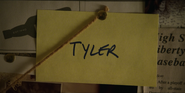 S02E01-The-First-Polaroid-031-Investigation-Board-Tyler-Note