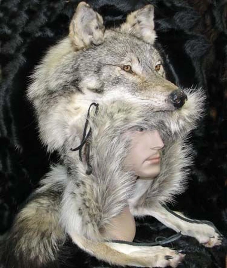 шапка голова волка