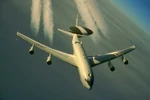 Contrail-af.jpg (64 KB) The E-3 Sentry is a modified Boeing 707/320 commercial airframe with a rotating radar dome. The dome is 30 feet in diameter, 6 feet thick and is held 11 feet above the fuselage by two struts. The radar has a range of more than 200 miles for low-flying targets and farther for aerospace vehicles flying at medium to high altitudes.