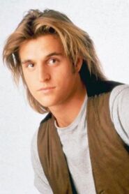 Michael DeLuise as Joey Penhall