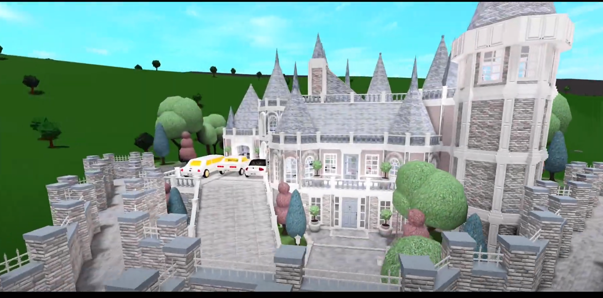 Mini Bloxburg Castle