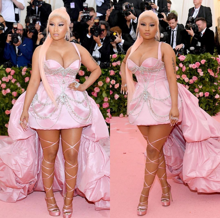 The queen turned up to the met gala for us Barbz looking fire as fuck Xxxx