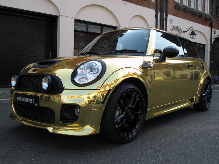 Хром мини. Золотой мини Купер. Мини Купер золото. Mini Cooper Wrap. Wrap Vinyl Mini Cooper.