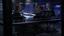 Jack habla con Cheng.