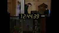 2x05ss03.jpg