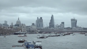 9x02 London over Thames