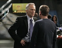 Jack convence a Buchanan de que le permita acabar con la crisis nuclear.