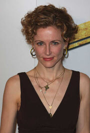 Leslie-hope-short-blonde-hairstyle.jpg