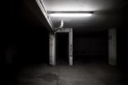 Dark-entrance-photographie-urbaine