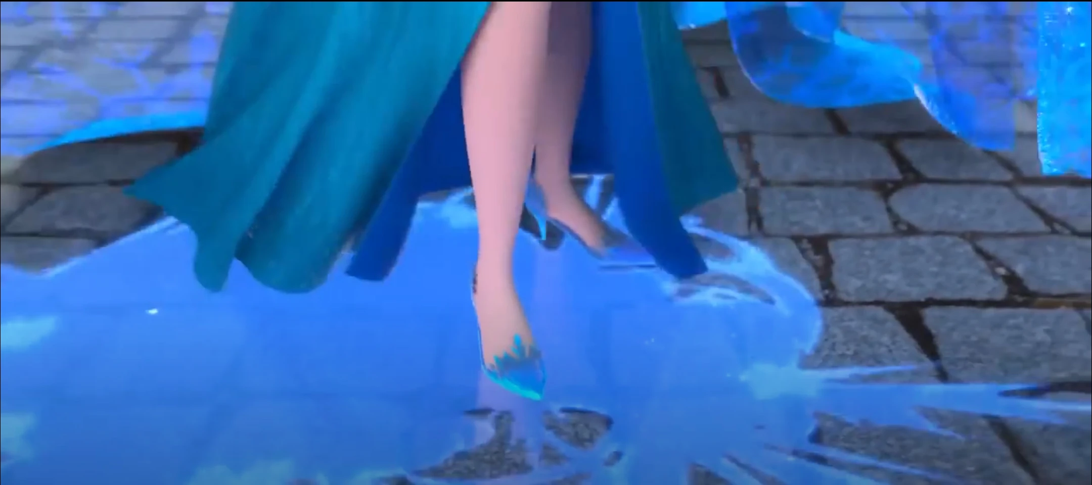 I simply cannot unsee this moment in FROZEN Fandom