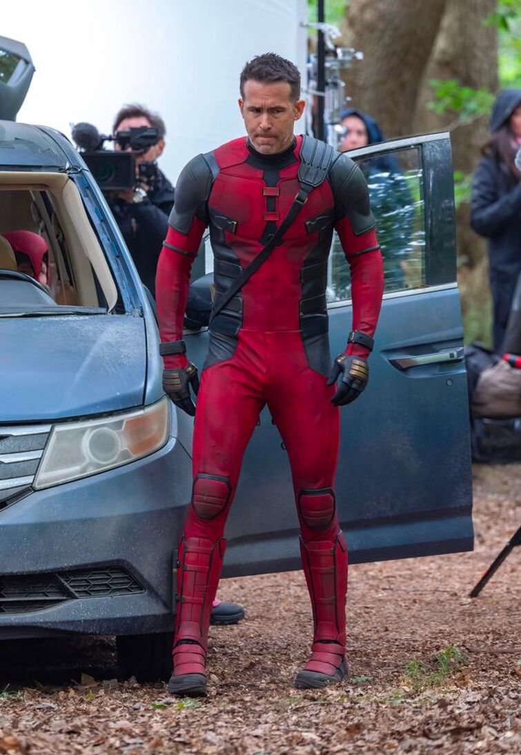 Our first look at Deadpool 3 in set photos Fandom