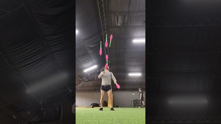 world record 5 clubs and balance 3:08