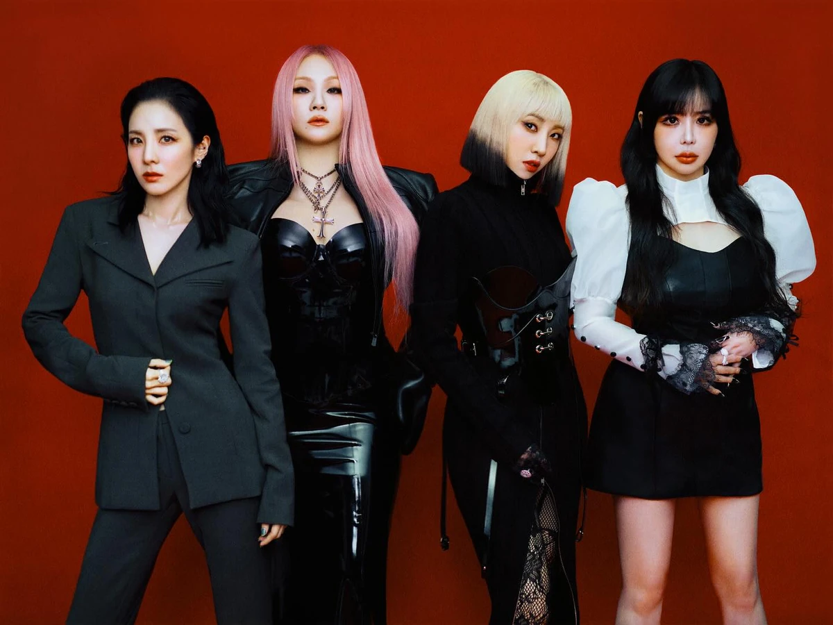 2ne1 サインTシャツ 2012 NEW EVOLUTION IN JAPAN 2NE1 | K-pop