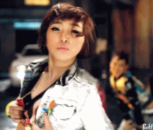 MqgNcYy.gif (3.65 MB) Minzy - Fire Music Video