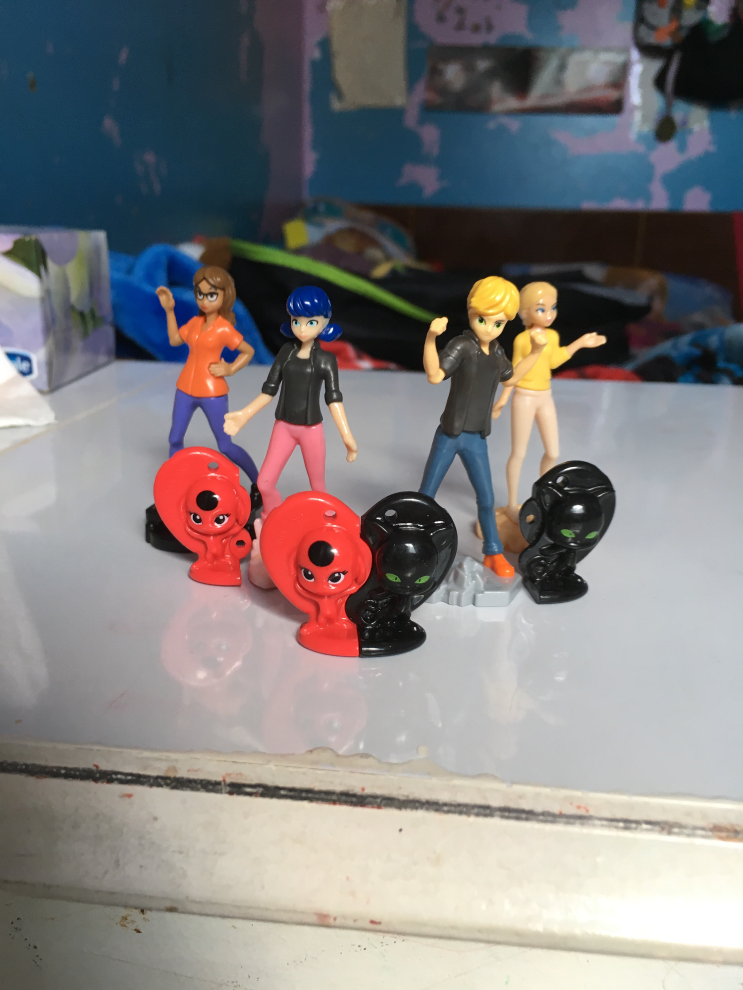 miraculous ladybug kinder eggs