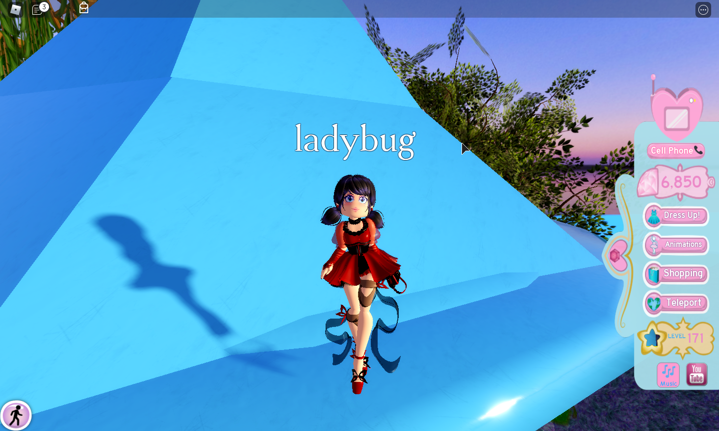 So I Dressed Up As Ladybug On Roblox Royale High Fandom - how do you level up in royale high roblox