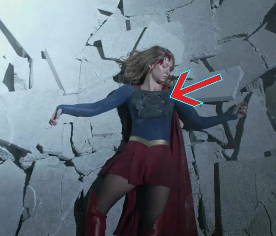 SUPERGIRL'S NEW SUIT! Discussions Arrowverse Wiki FANDOM powered