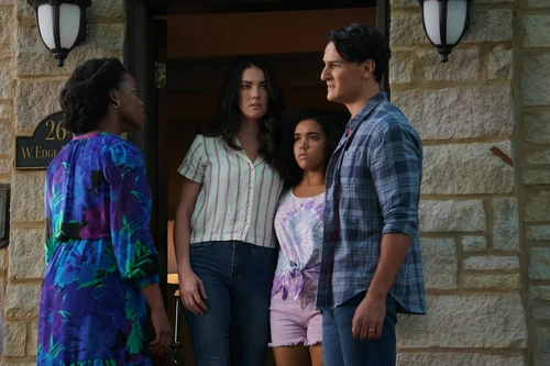 SE1-E01-Past-is-Prologue-01-Shanice-Bridget-Mariah-Logan