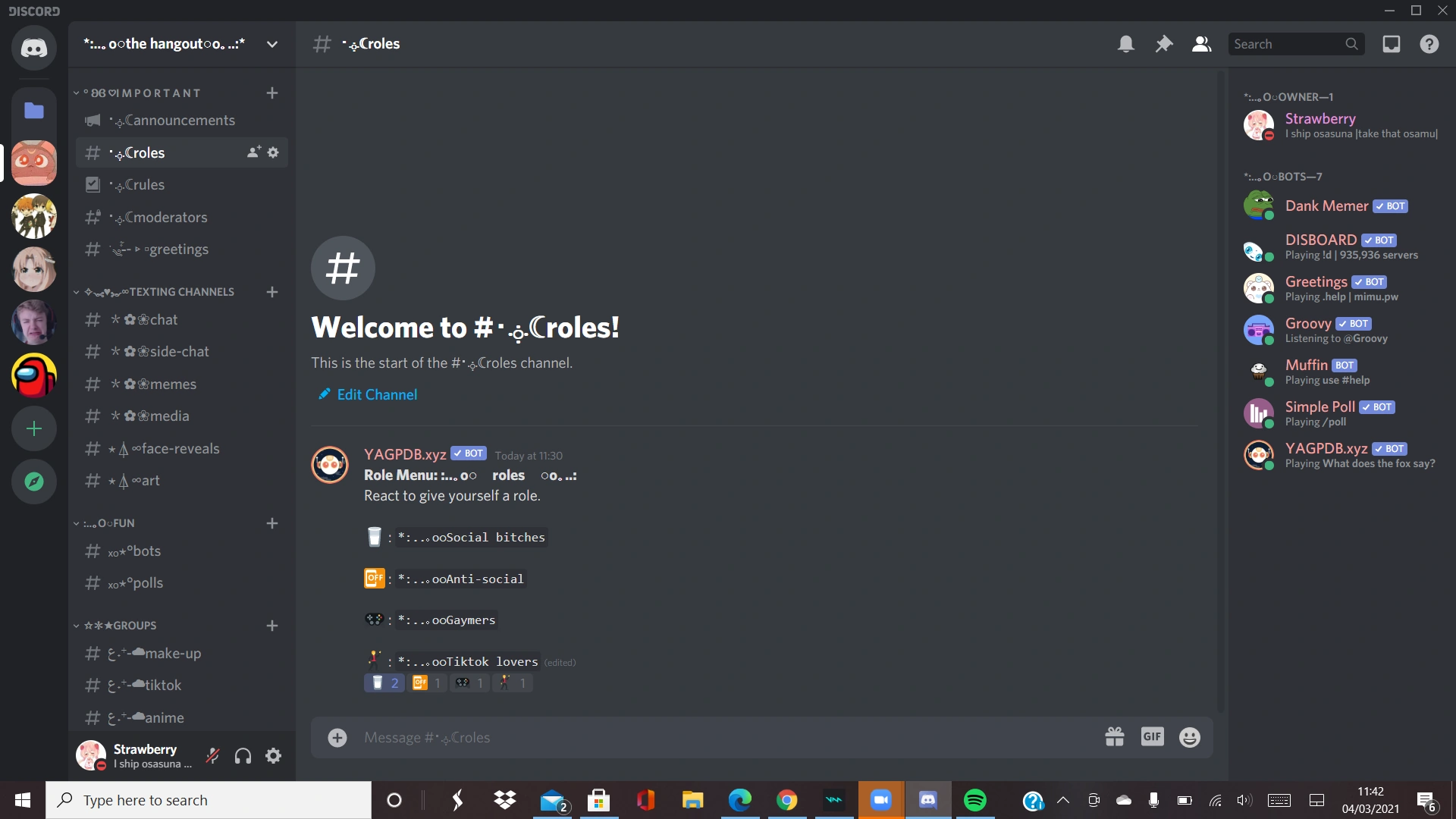 Made a random hangout discord server Fandom