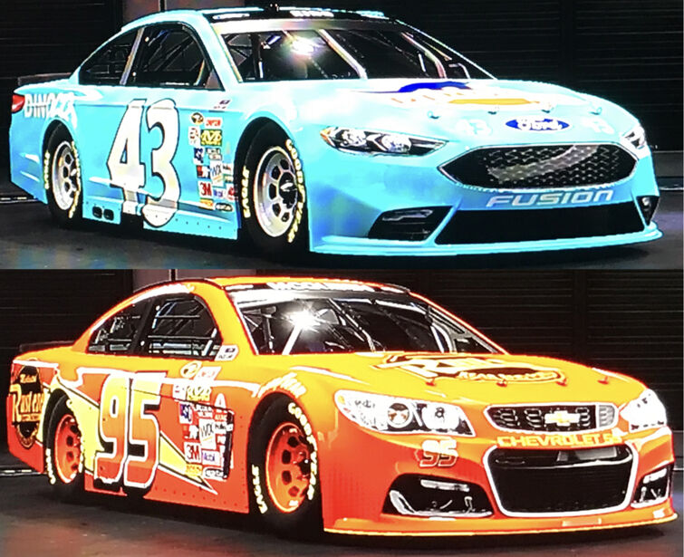 Lightning mcqueen racing in nascar