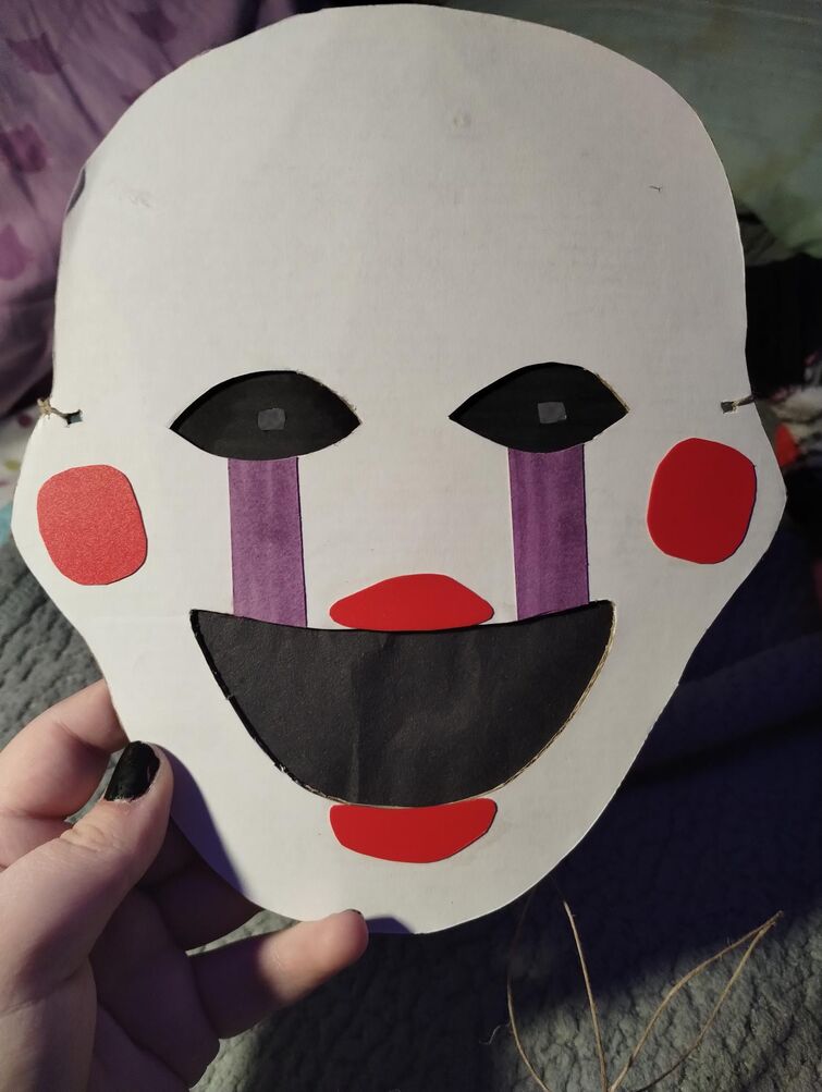 I made a Freddy mask from FNAF: Help Wanted using only cardboard