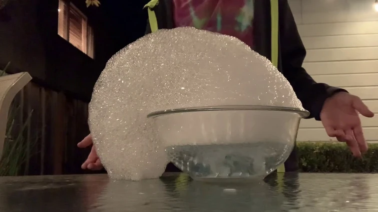 Dry Ice Foam Bubbles! Fun Science Experiments You Can Do At Home (Ep.10)