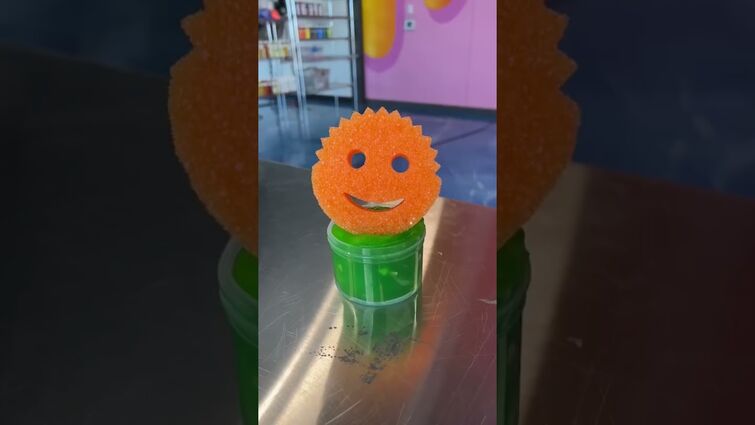 HOW TO MAKE SCRUB DADDY SLIME 