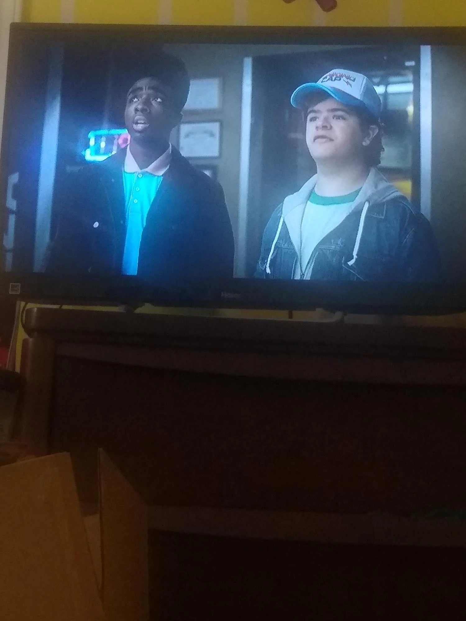 I CANNOT stop thinking about the Dominos MindOrdering App commercial, with Lucas and Dustin