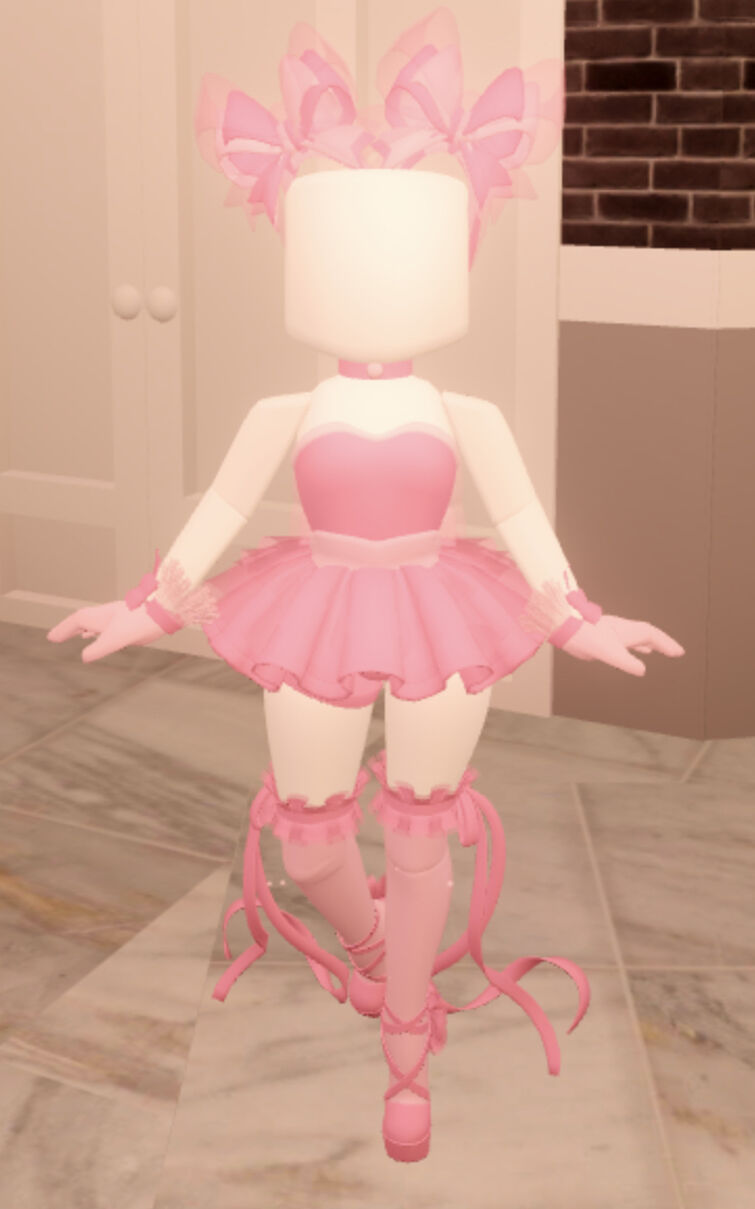 Discuss Everything About Royale High Wiki Fandom - roblox royale high dear dollie laced corset