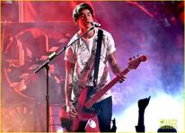 5-seconds-of-summer-shes-so-hot-teen-choice-01