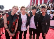 2014vma2.jpg (153 KB)