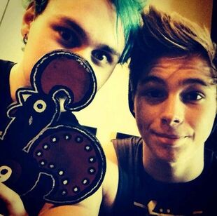 Michael-clifford-and-nandos-gallery