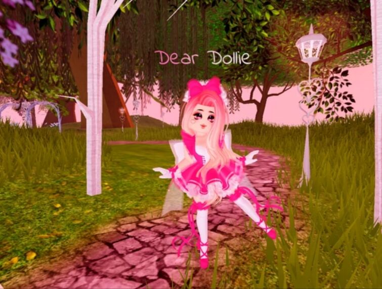 Royale High Dear Dolly Set by ilovesansesmittens on DeviantArt
