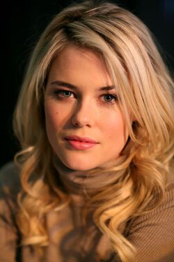 Rachael-Taylor-31