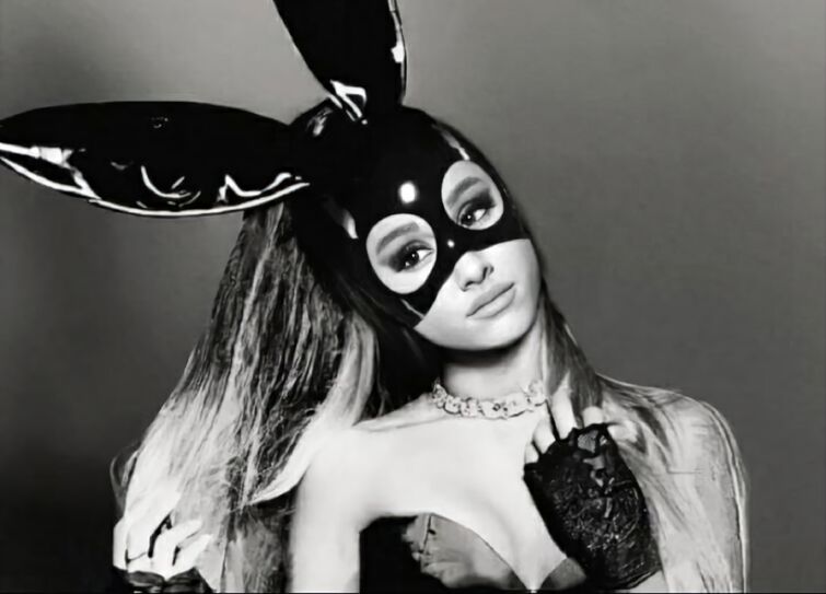 Main Dangerous Woman Outfit Photos ^^ | Fandom