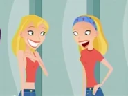 SoIdentical.jpg (203 KB) Ashley and Kristen. There's practically no difference.