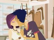 Nikki & Jonesy.jpg (107 KB) Nikki and Jonesy share a kiss.