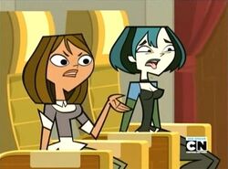 Courtney-and-gwen-gallery.jpg