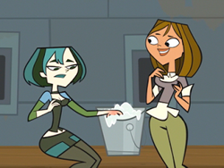 Courtney-and-gwen-gallery.png
