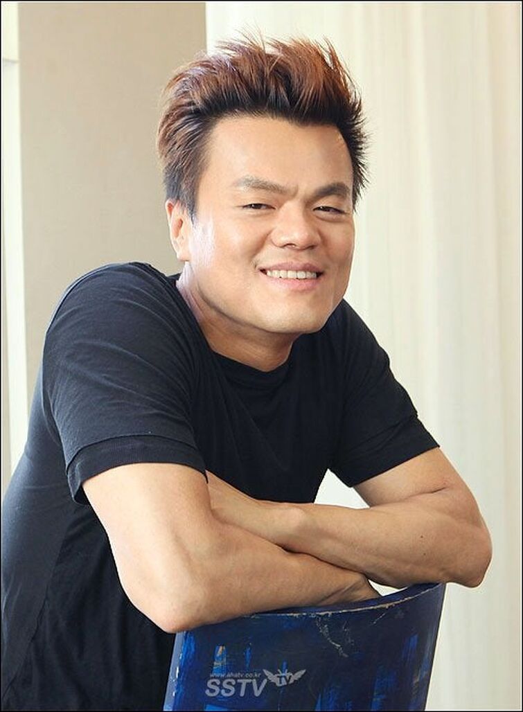 Jyp park. Пак Джинён JYP. Пак чин ён JYP. Пак Джинен директор. Пак Джинен JYP жена.