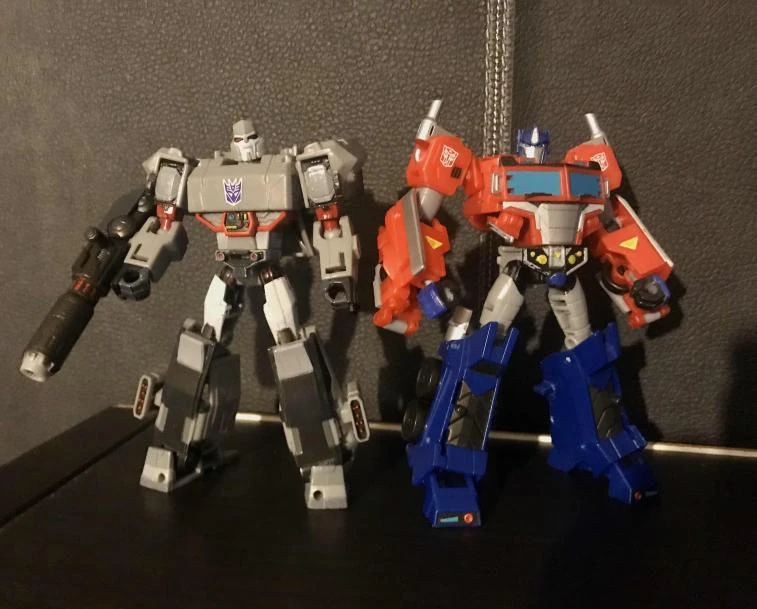 transformers cyberverse deluxe class optimus prime